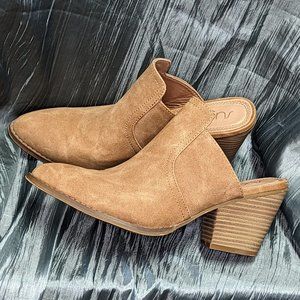 Sugar Western Style Mule Camel Sz 8.5